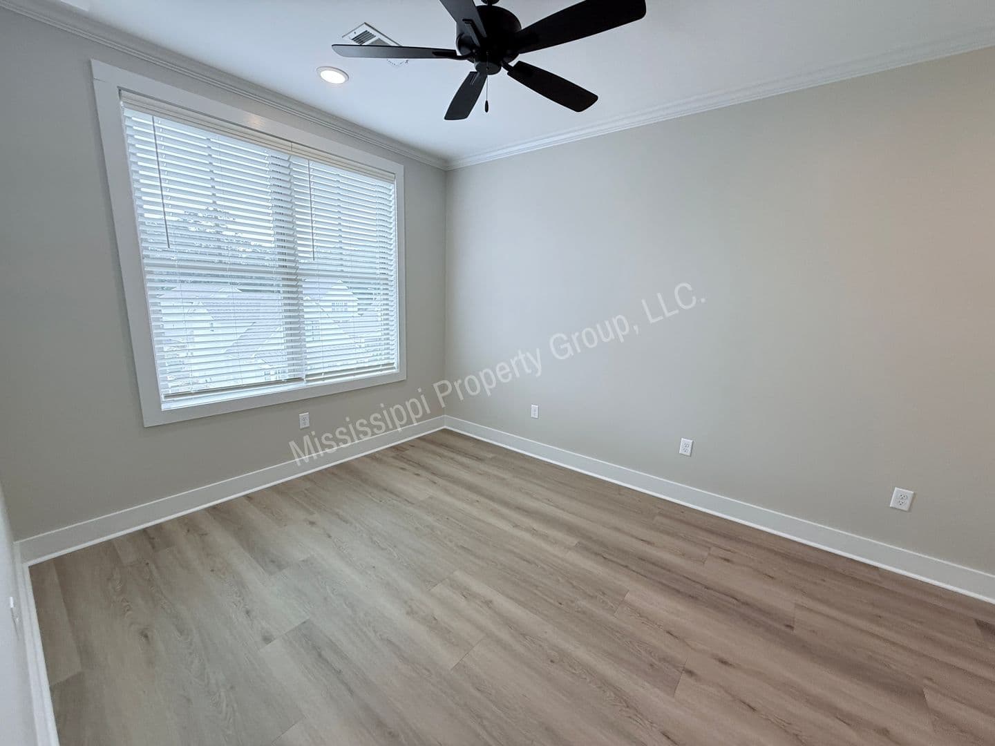 Oxford Apartment: 1207 Pleasant Drive