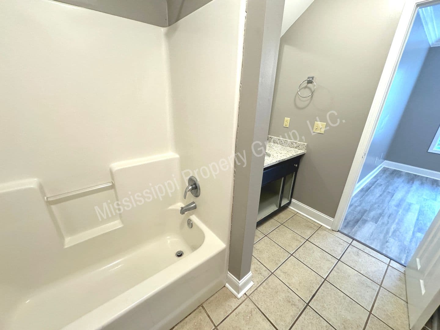 Oxford Townhome: 1 Mondrian Place