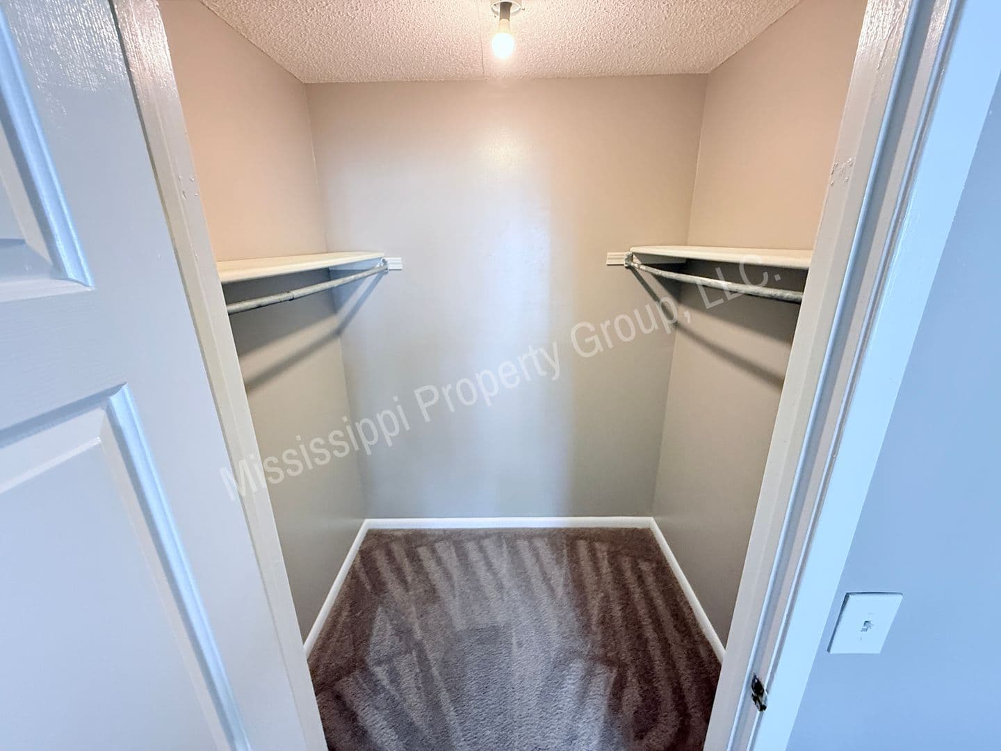 Oxford Apartment: 1 Woodward Place