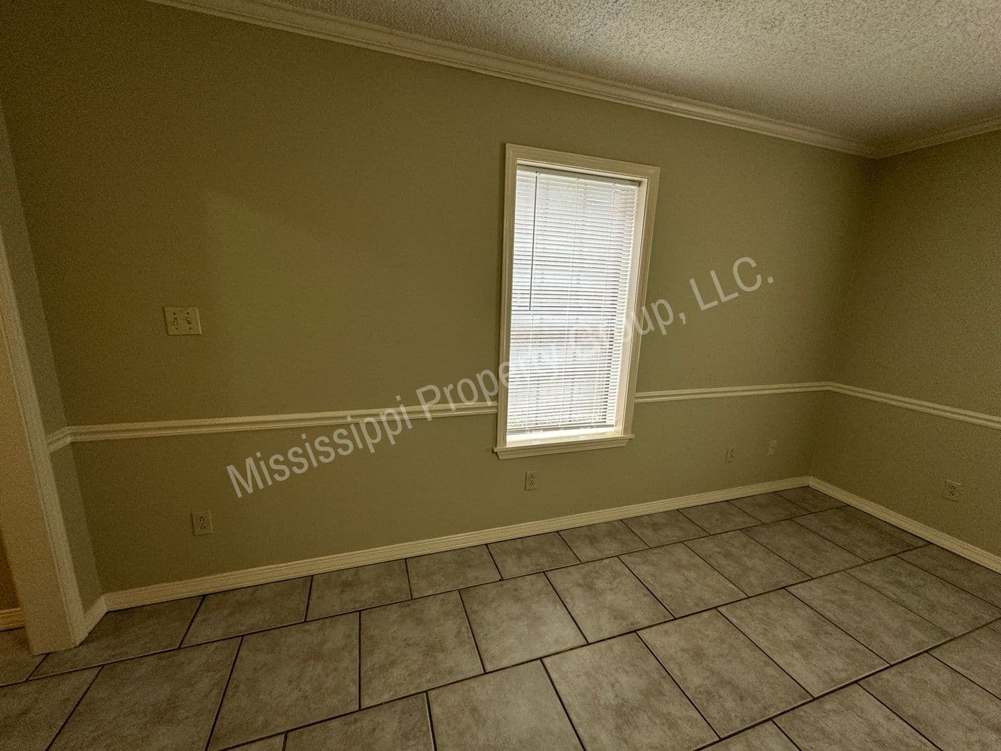 Oxford House: 1646 Garfield Avenue