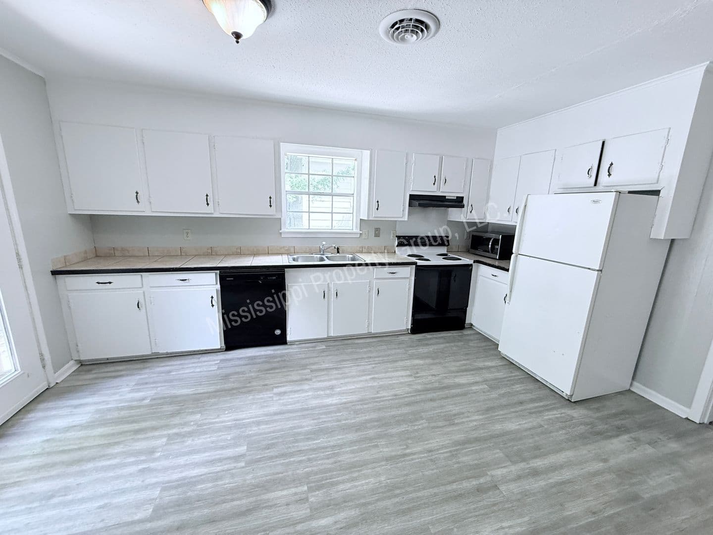 Oxford House: 1120 South 16th Street