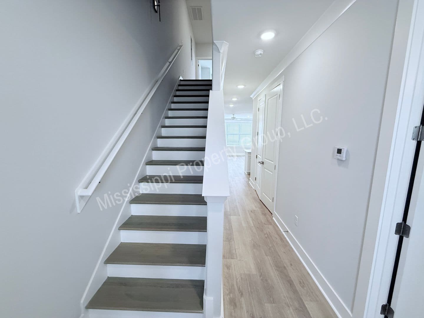 Oxford Townhome: 694 Miramar Lane