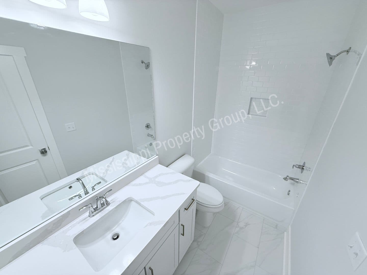 Oxford Townhome: 694 Miramar Lane