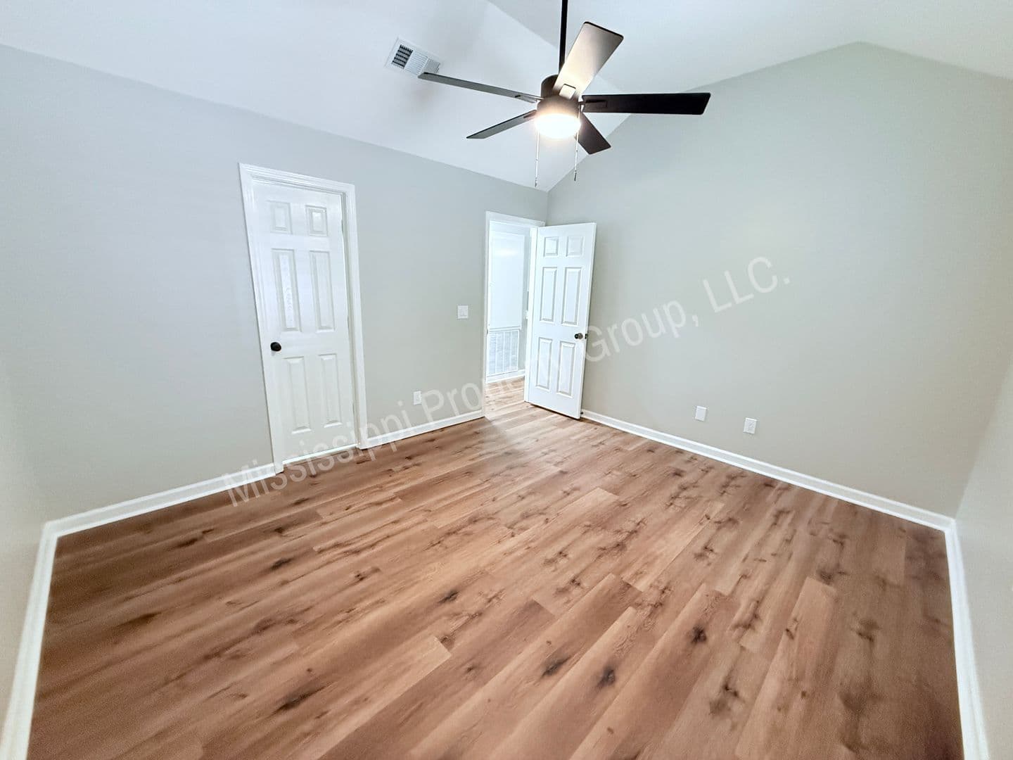 Oxford Townhome: 110 CR 102
