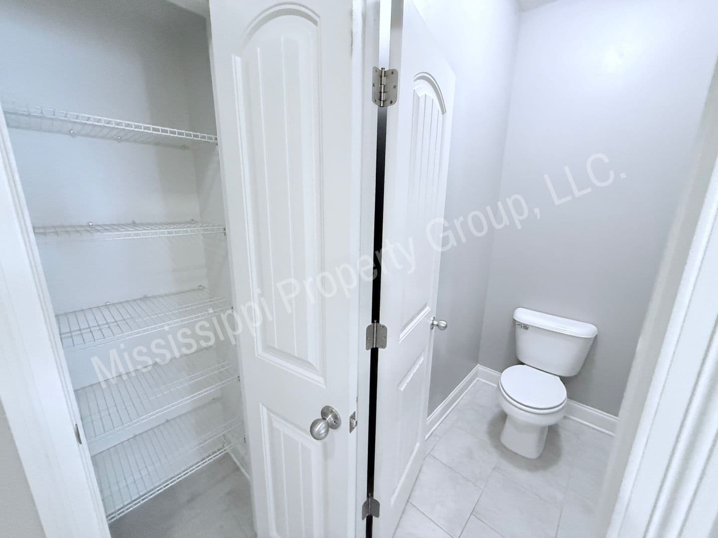 Oxford Townhome: 414 Walker Circle