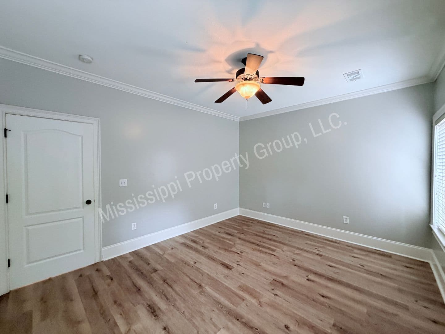 Oxford House: 118 Falls Grove Drive