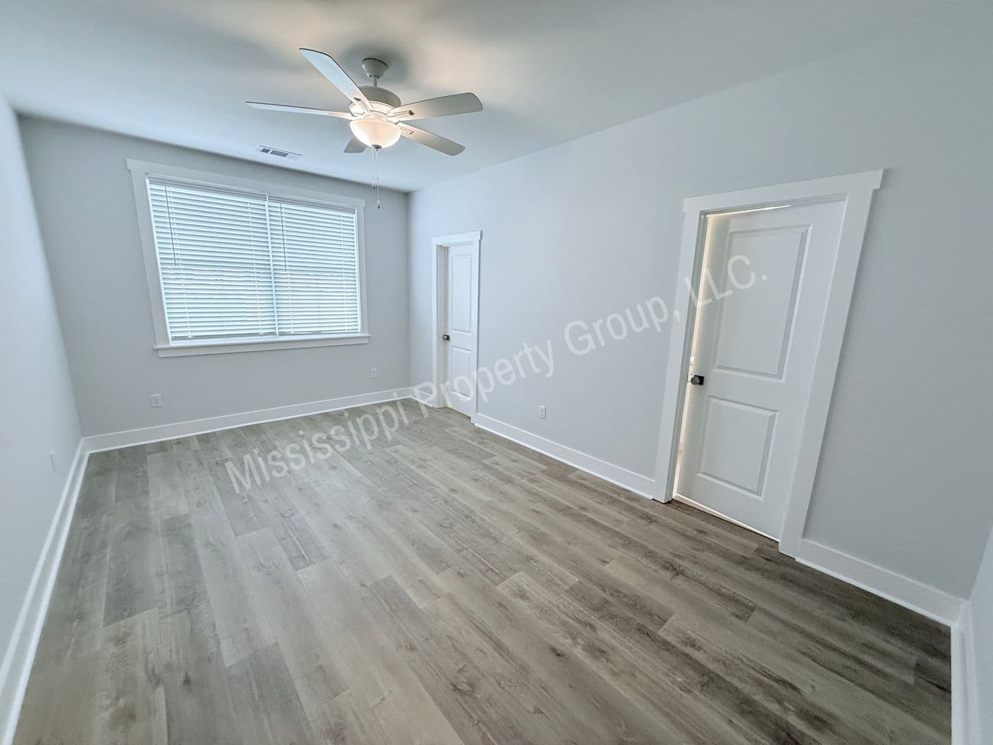 Oxford Townhome: 696 Miramar Lane