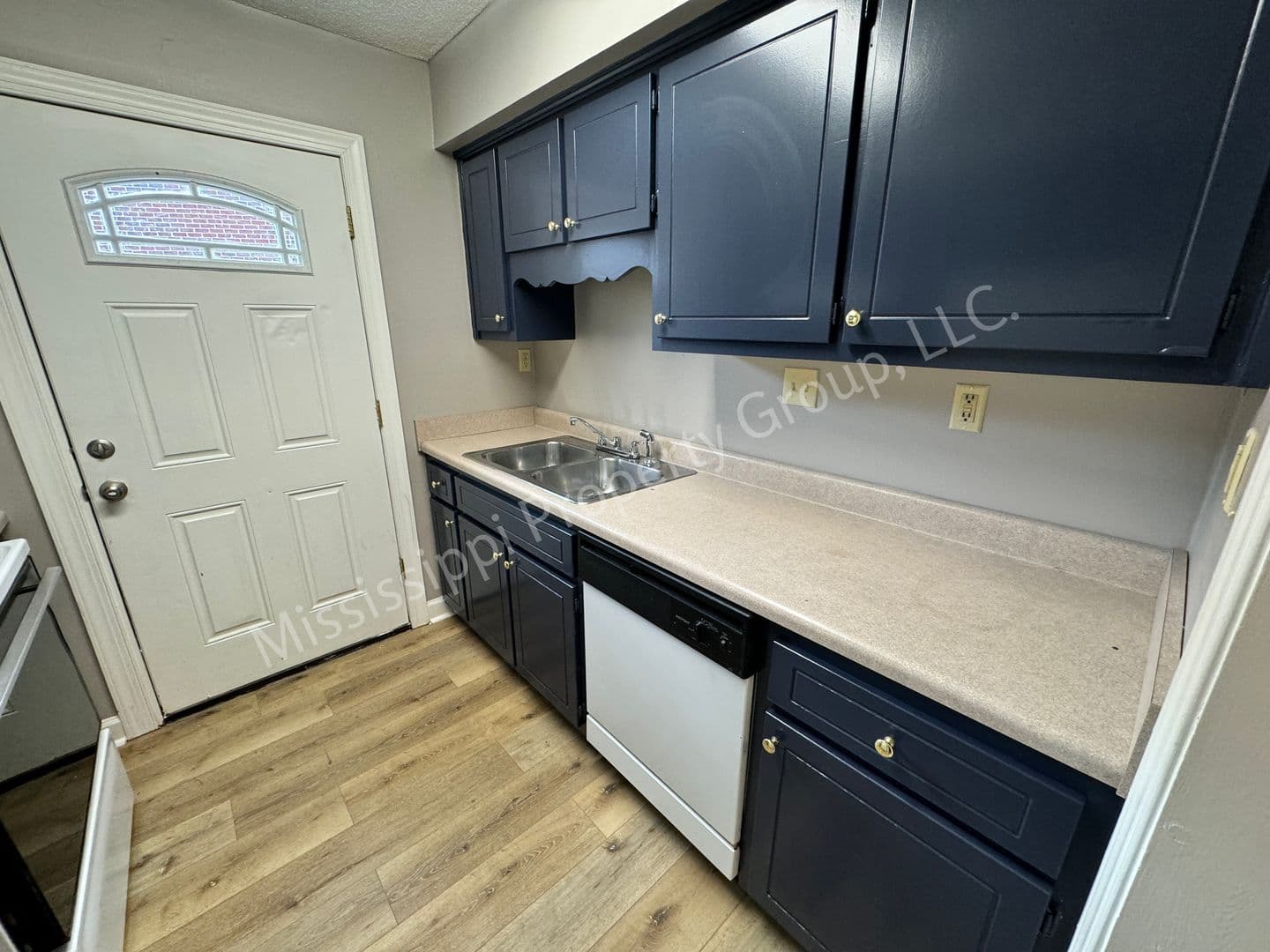 Oxford House: 402 Saddle Creek Blvd