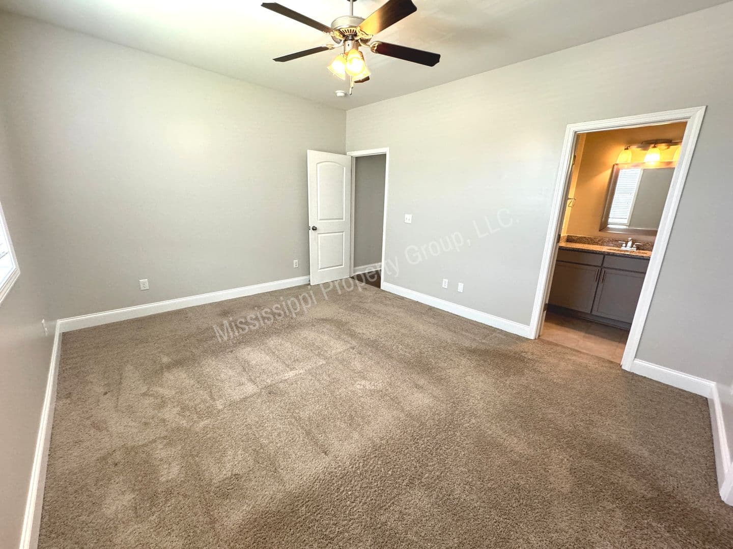 Oxford Townhome: 102 Farm View Drive, Unit 501