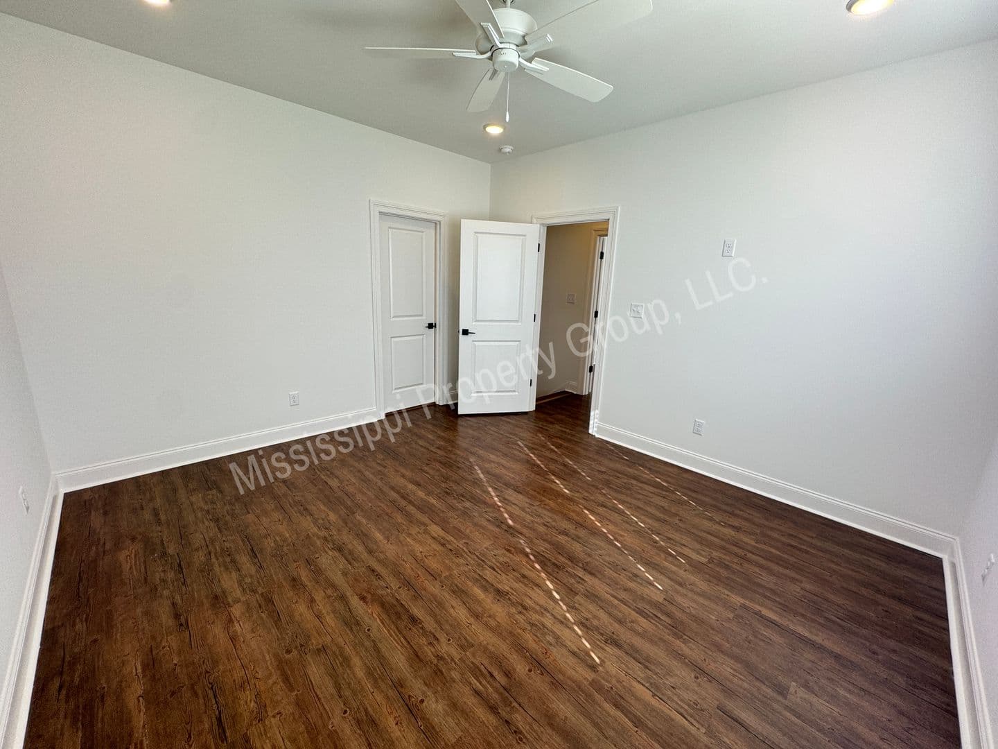 Oxford Townhome: 721 Southview Drive
