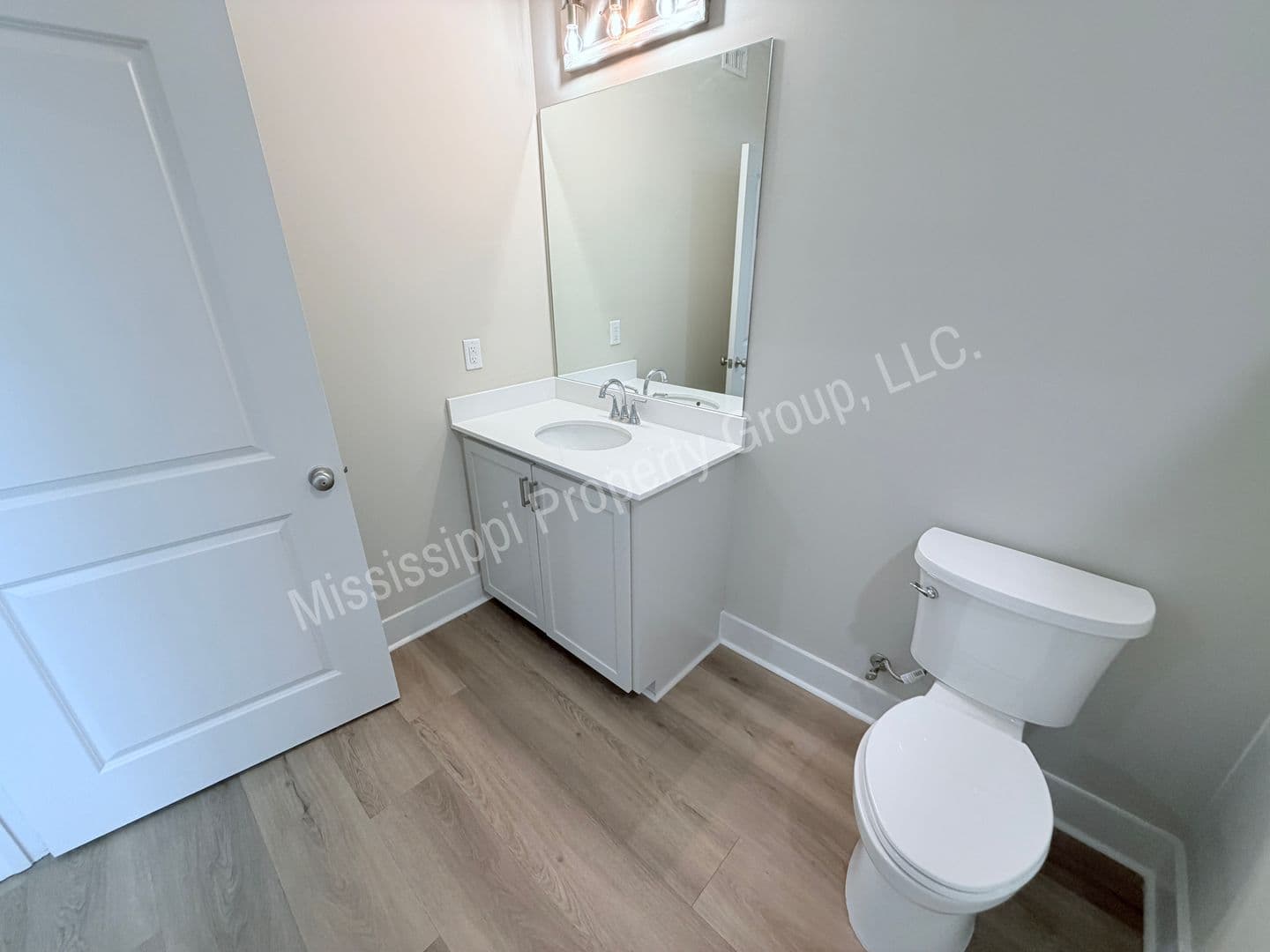 Oxford Apartment: 1205 Pleasant Drive