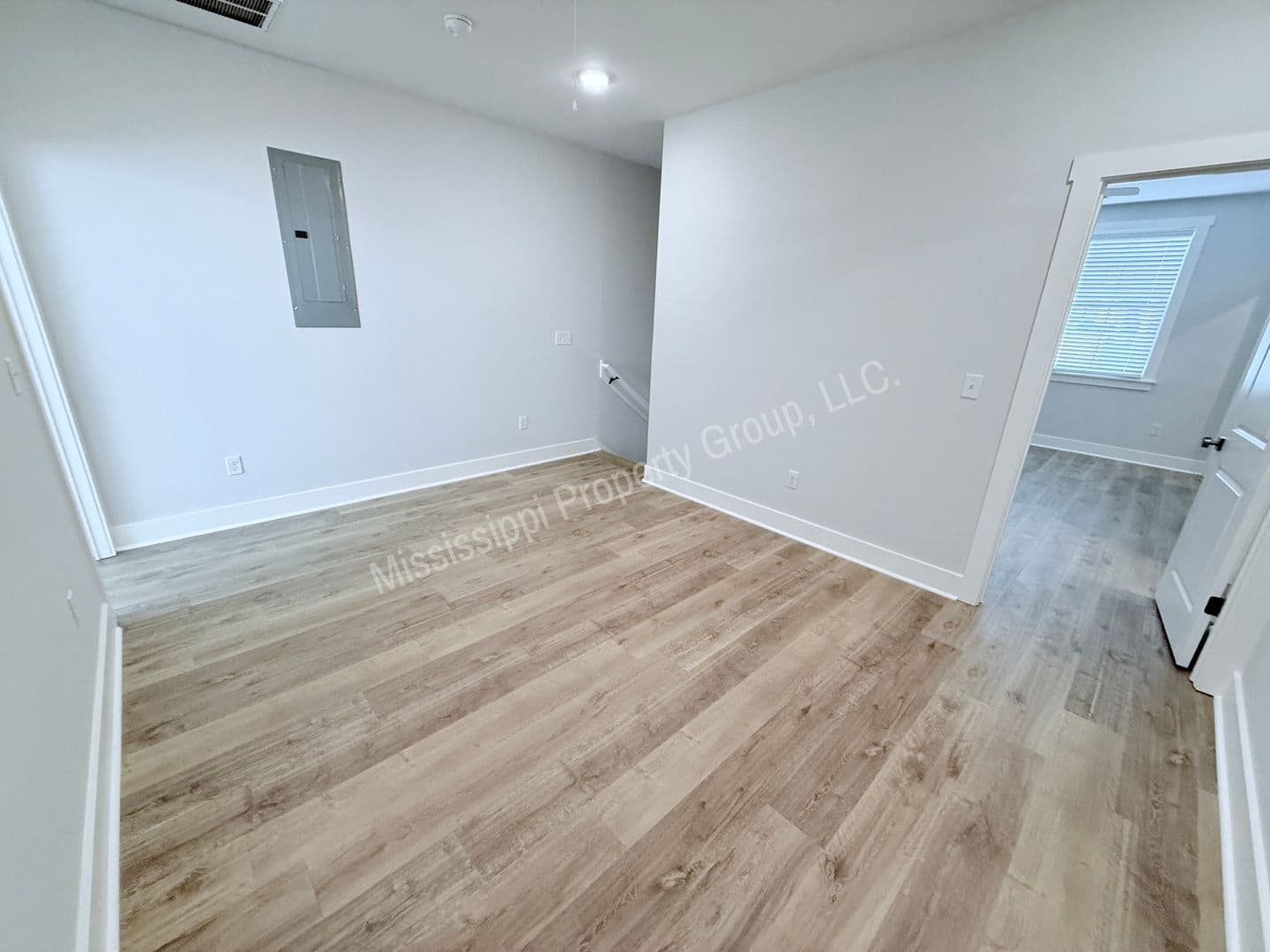 Oxford Townhome: 692 Miramar Lane