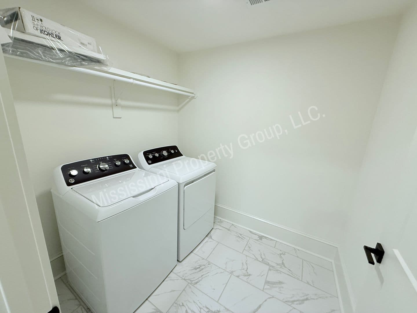 Oxford Apartment: 1000 North Lamar Blvd