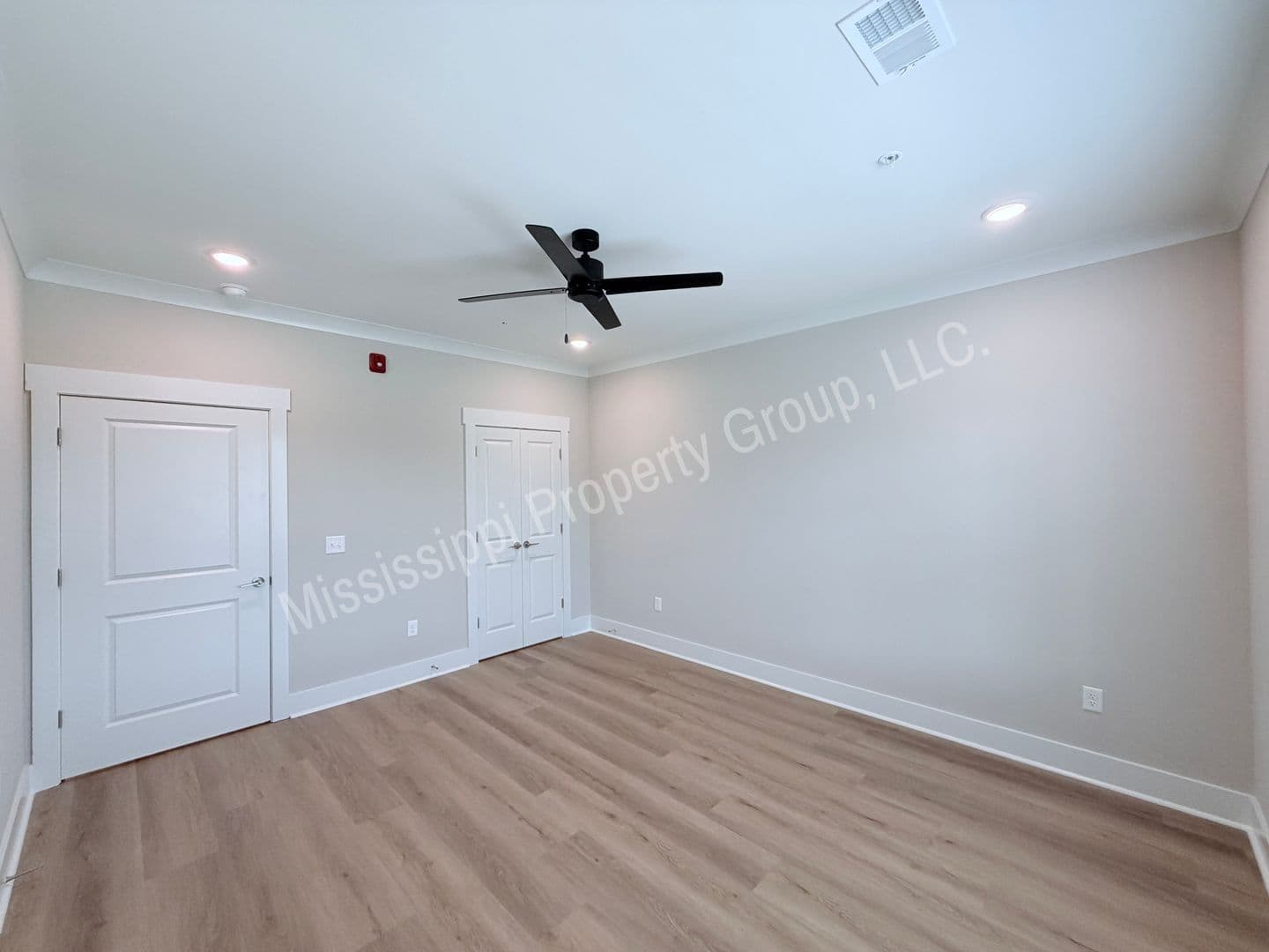 Oxford Apartment: 1401 Chickasaw Road