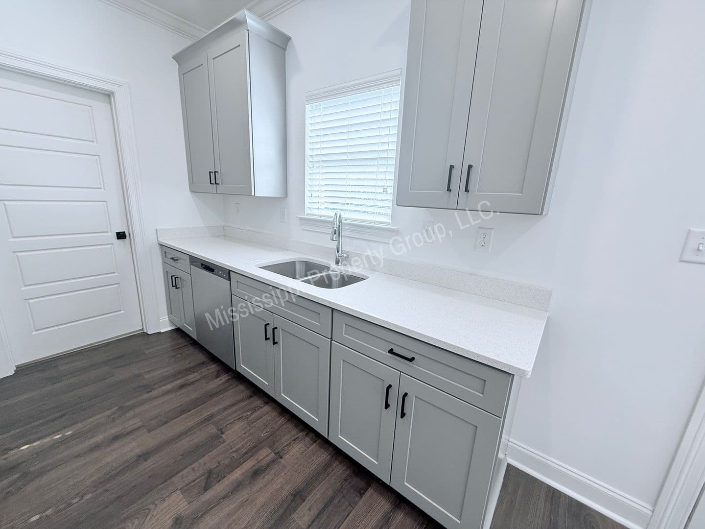 Oxford House: 526 Meadow Crest Circle