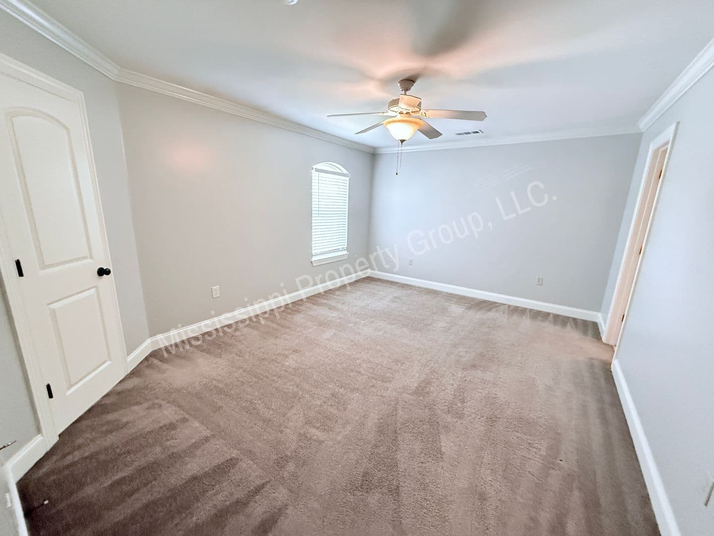 Oxford House: 124 Falls Grove Drive