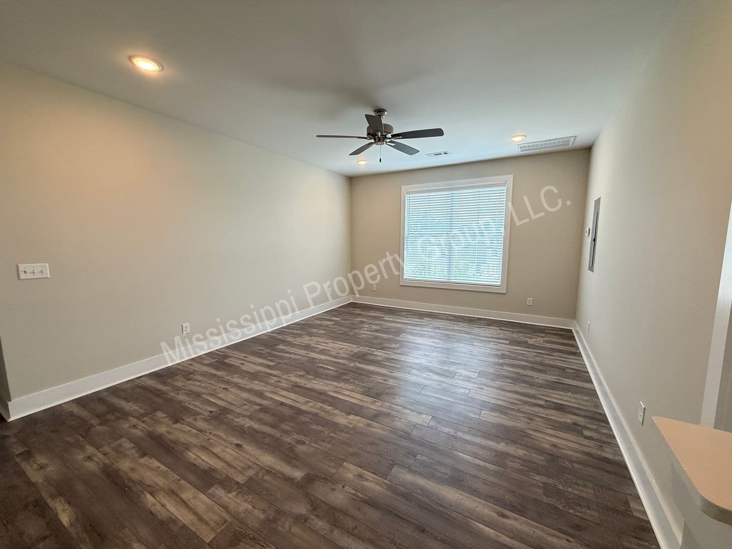 Oxford Townhome: 335 Stillwater Lane