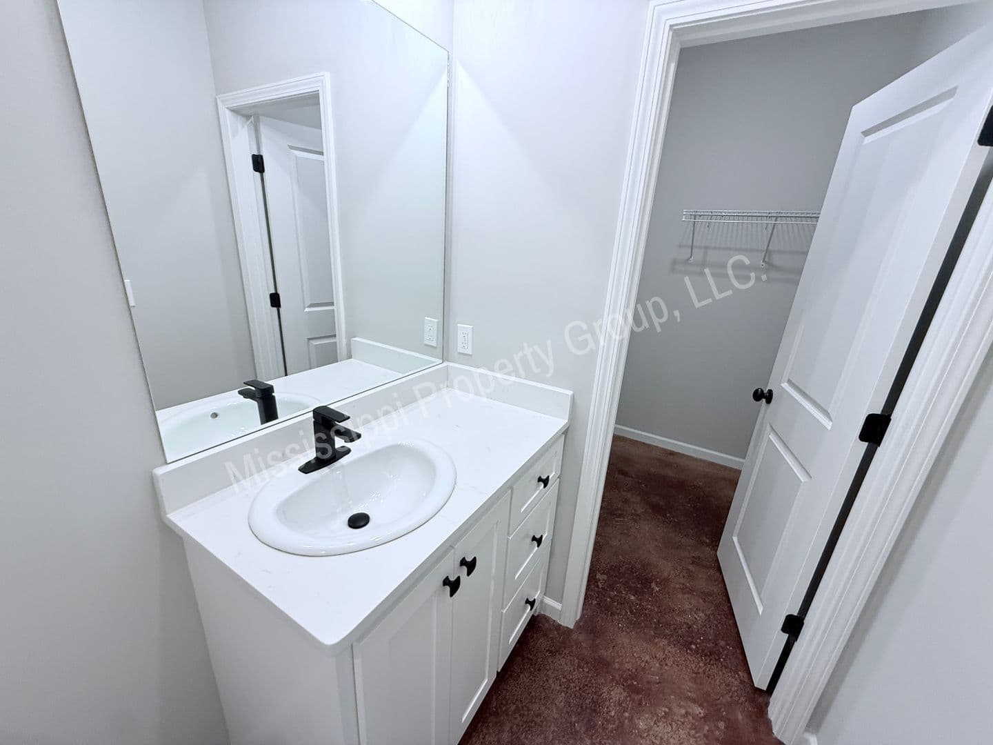Oxford Townhome: 4851 S. Lamar Blvd