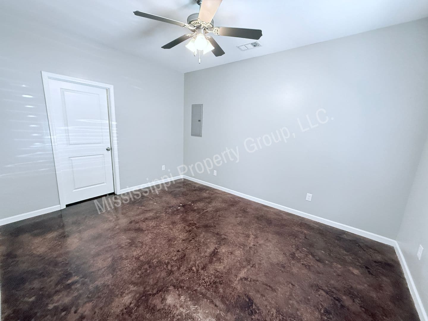 Oxford Condo: 1 Old Trail Circle