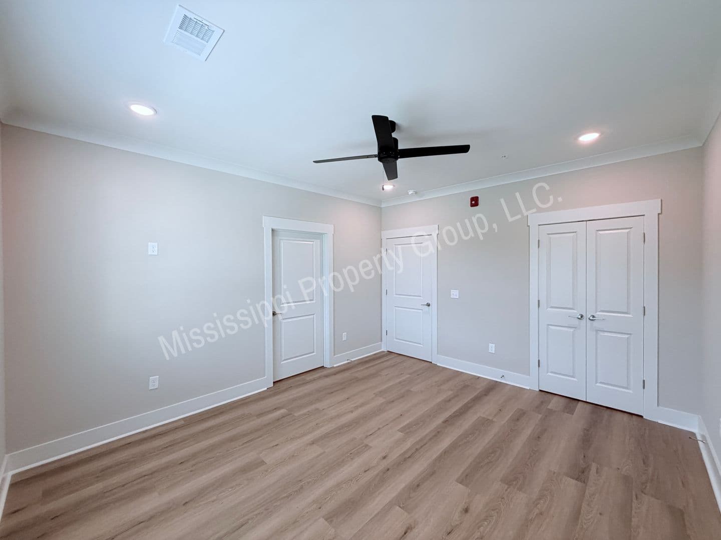 Oxford Apartment: 1401 Chickasaw Road