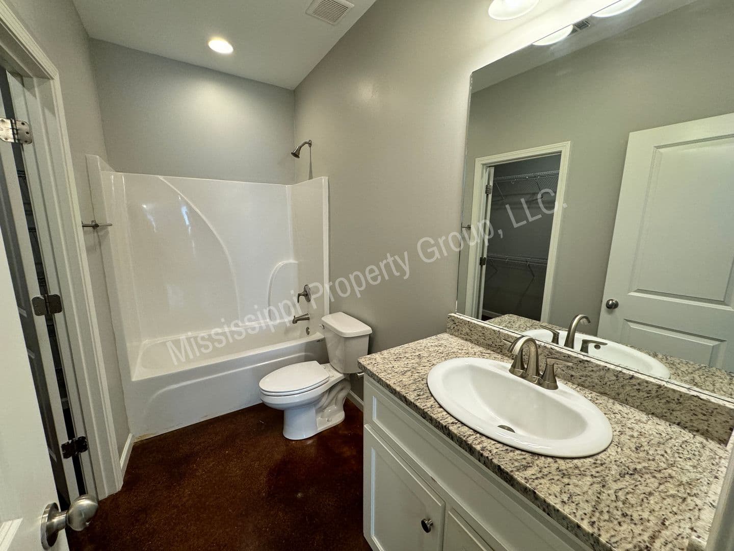 Oxford Condo: 1 Old Trail Circle