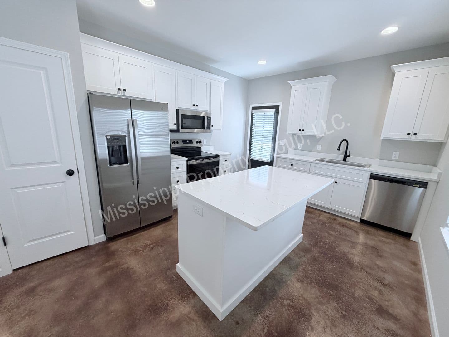 Oxford Townhome: 4851 S. Lamar Blvd
