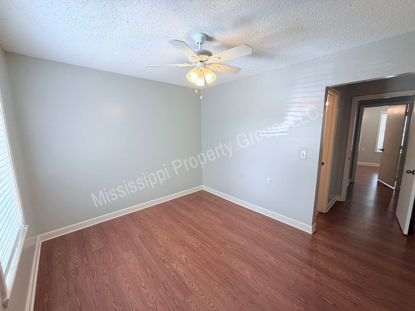 Oxford Townhome: 1017 Inverness Lane