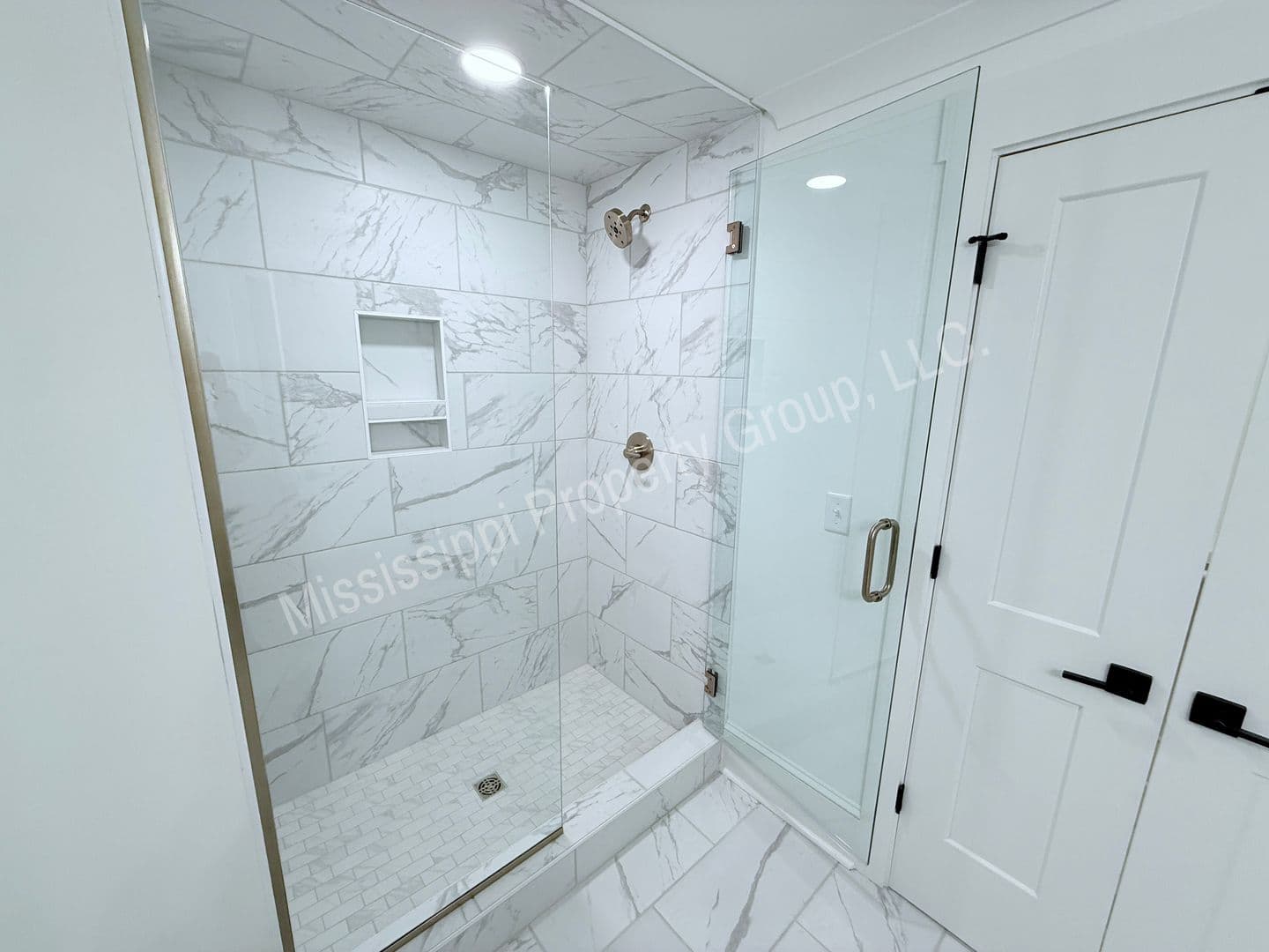 Oxford Apartment: 1000 North Lamar Blvd
