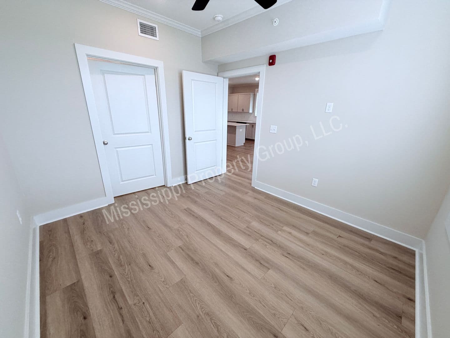Oxford Apartment: 1205 Pleasant Drive