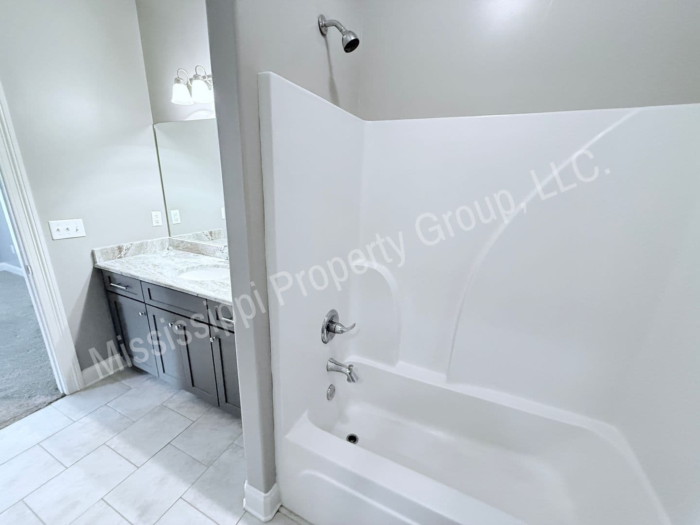Oxford Townhome: 414 Walker Circle