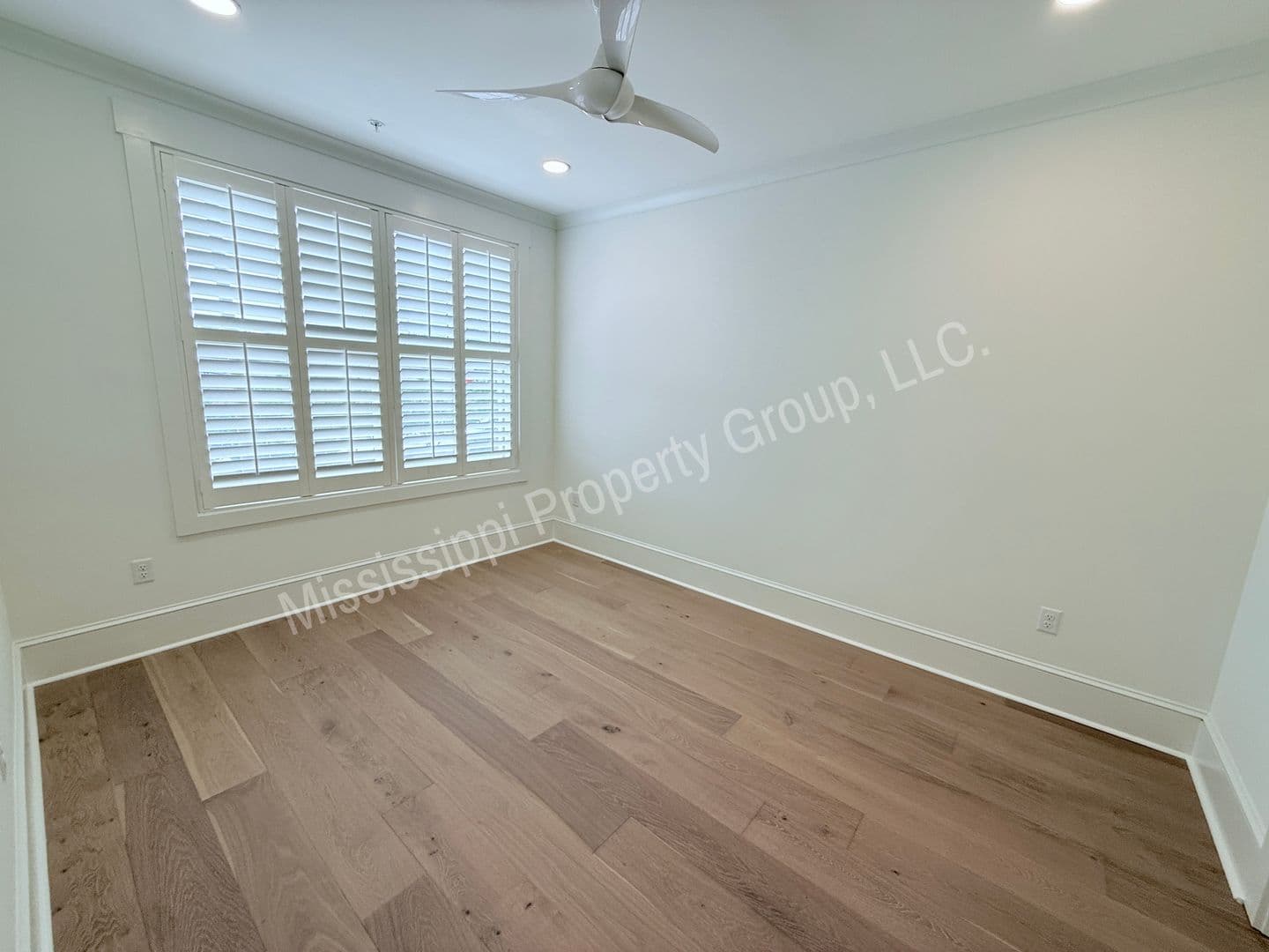 Oxford Apartment: 1000 North Lamar Blvd