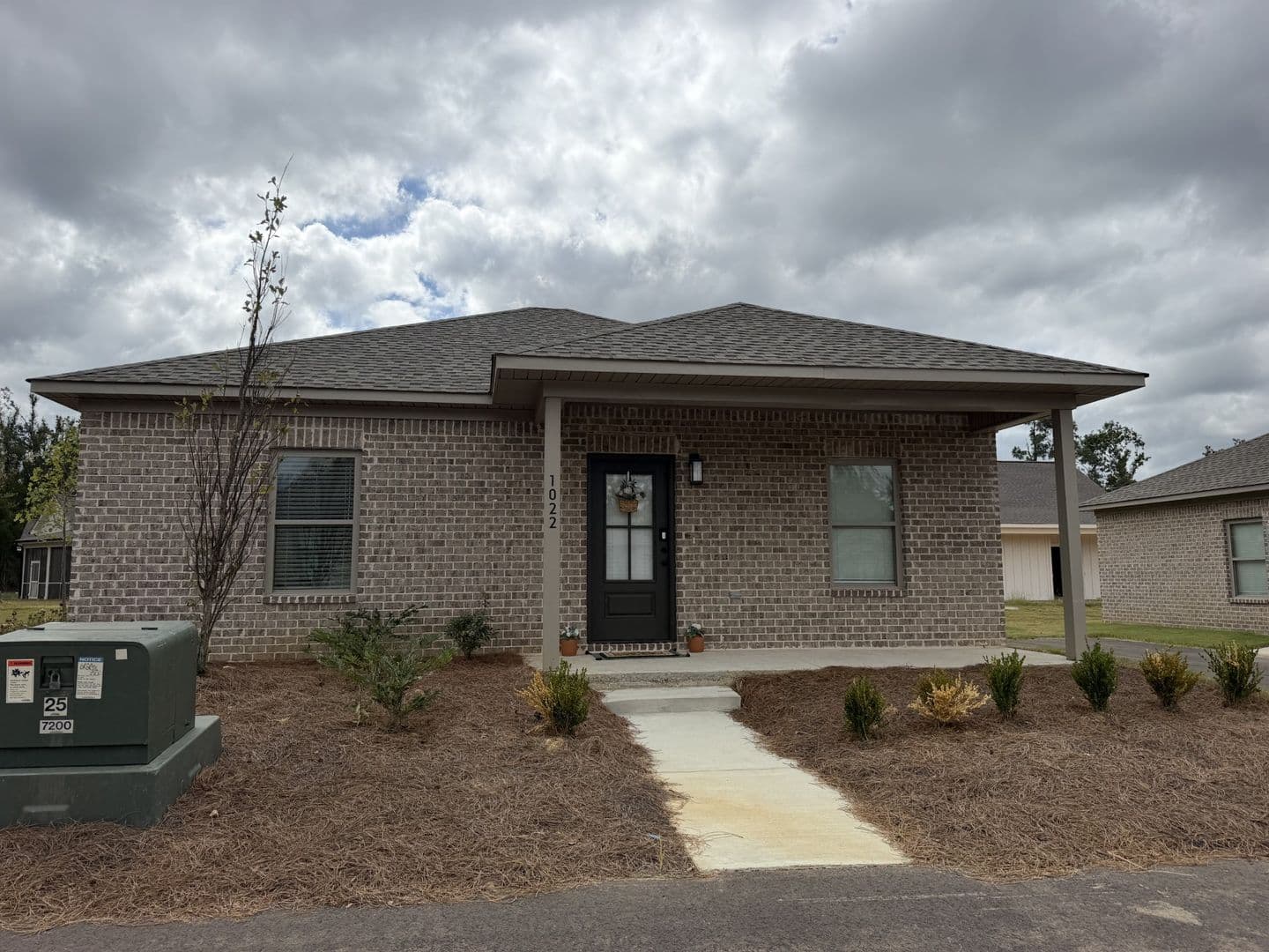 Oxford Townhome: 4851 S. Lamar Blvd