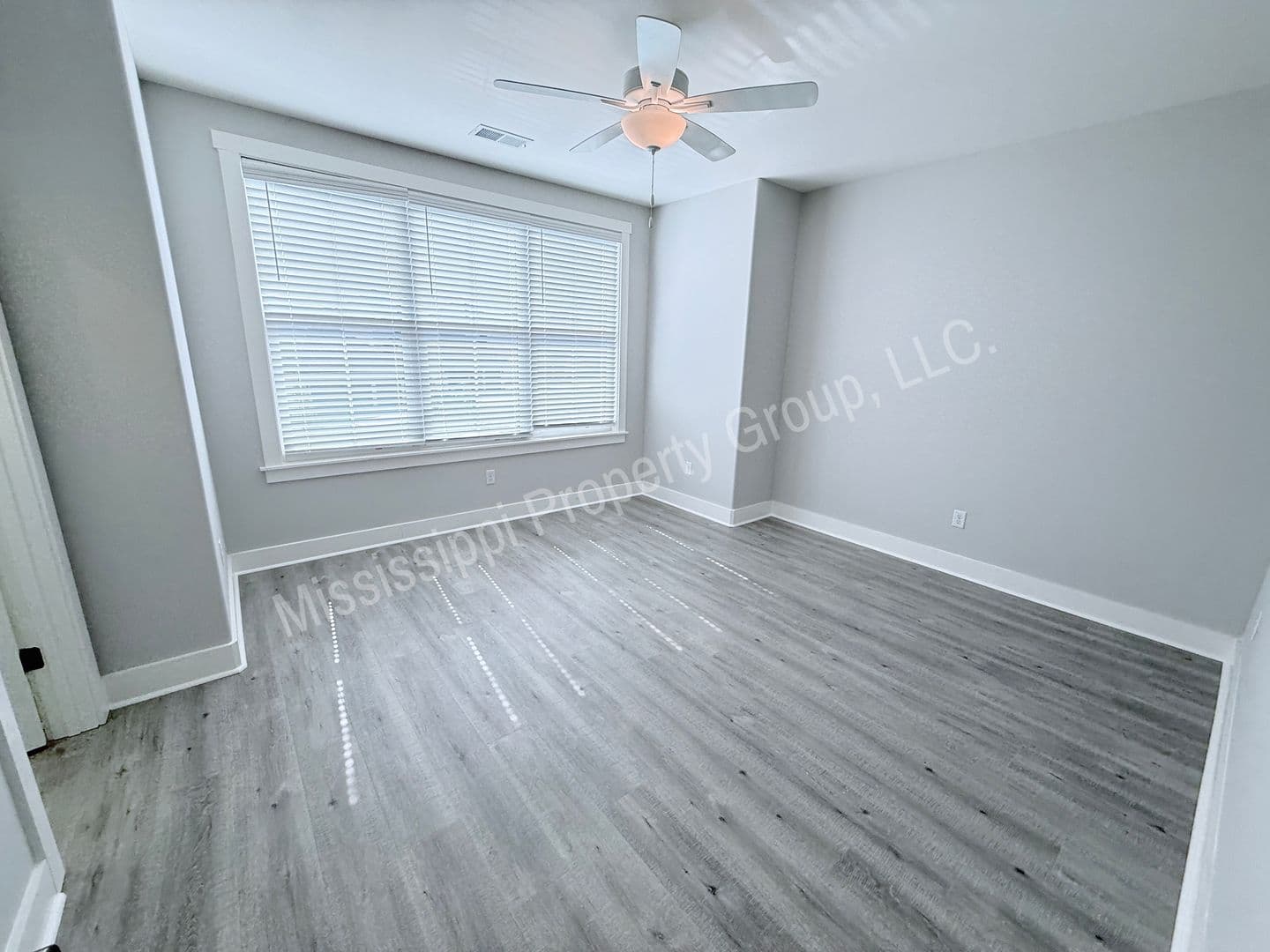 Oxford Townhome: 1815 Reserve Loop