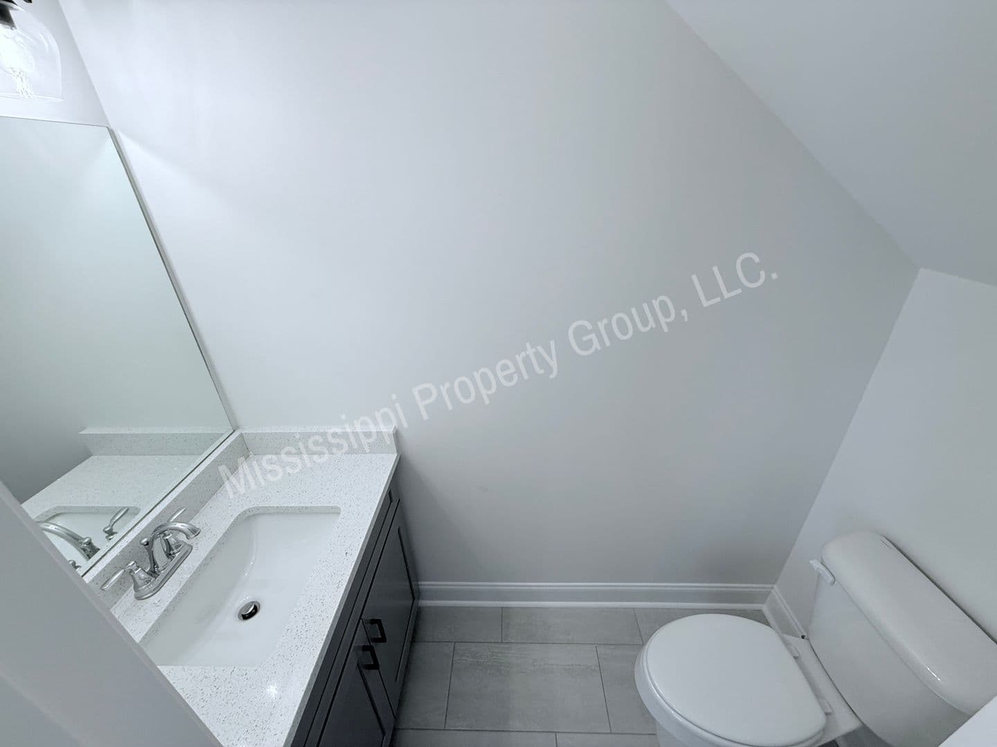 Oxford Townhome: 592 Meadow Crest Circle