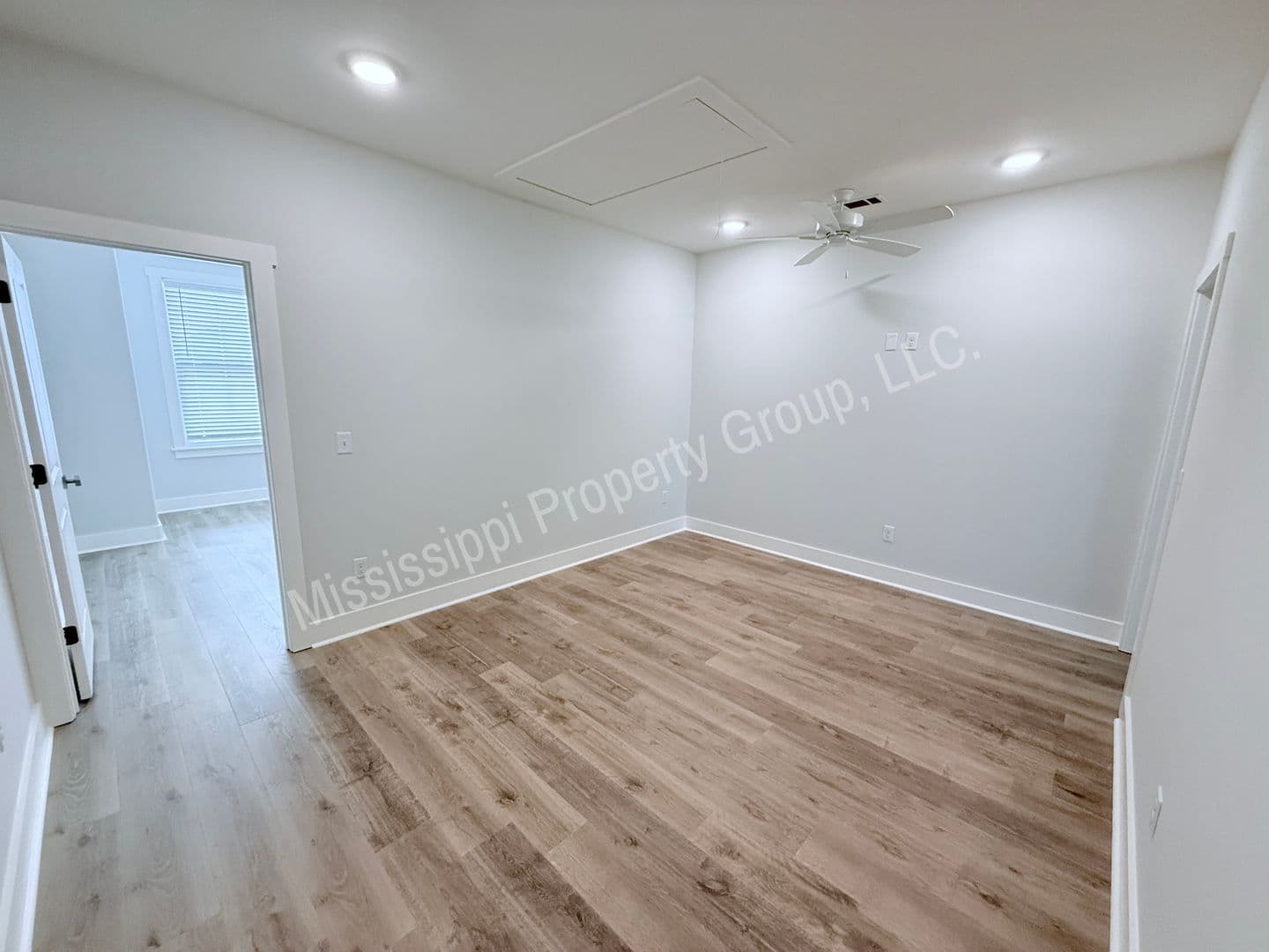 Oxford Townhome: 694 Miramar Lane