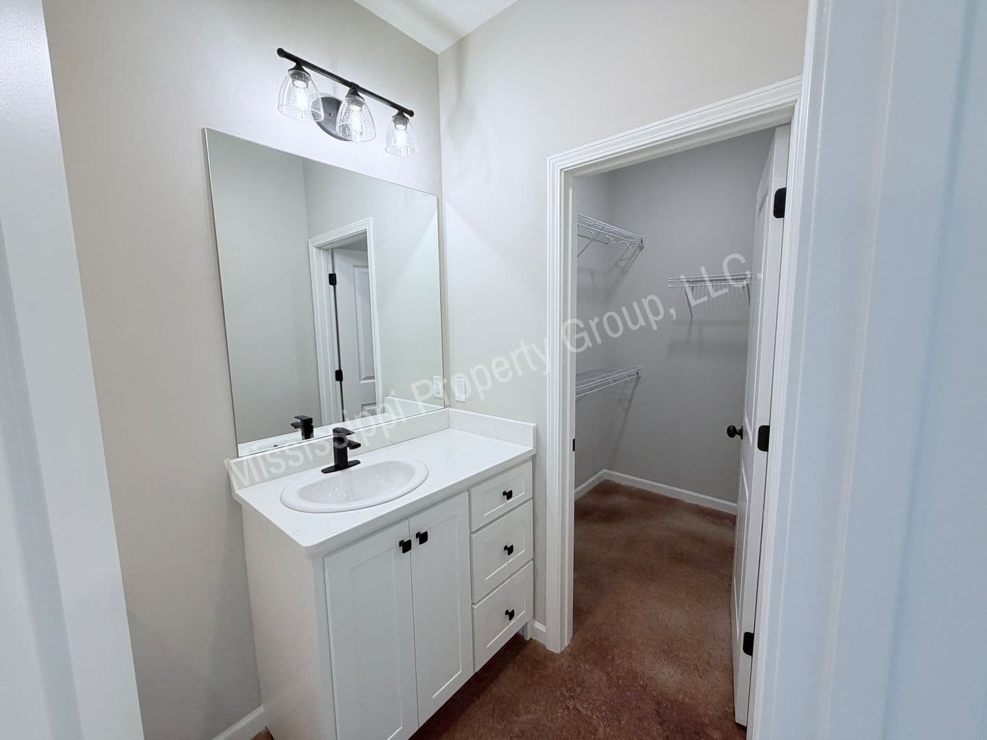 Oxford Townhome: 4851 S. Lamar Blvd