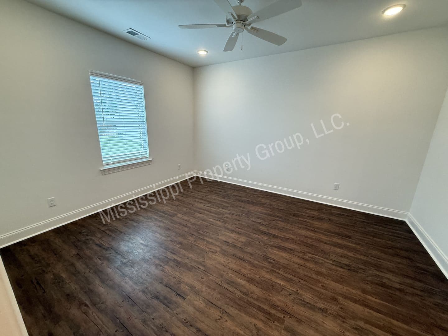 Oxford Townhome: 720 Southview Drive