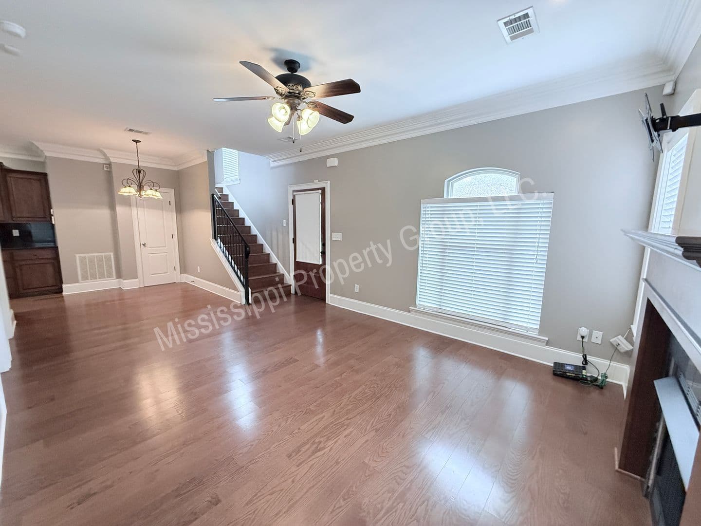 Oxford House: 157 Falls Grove Drive