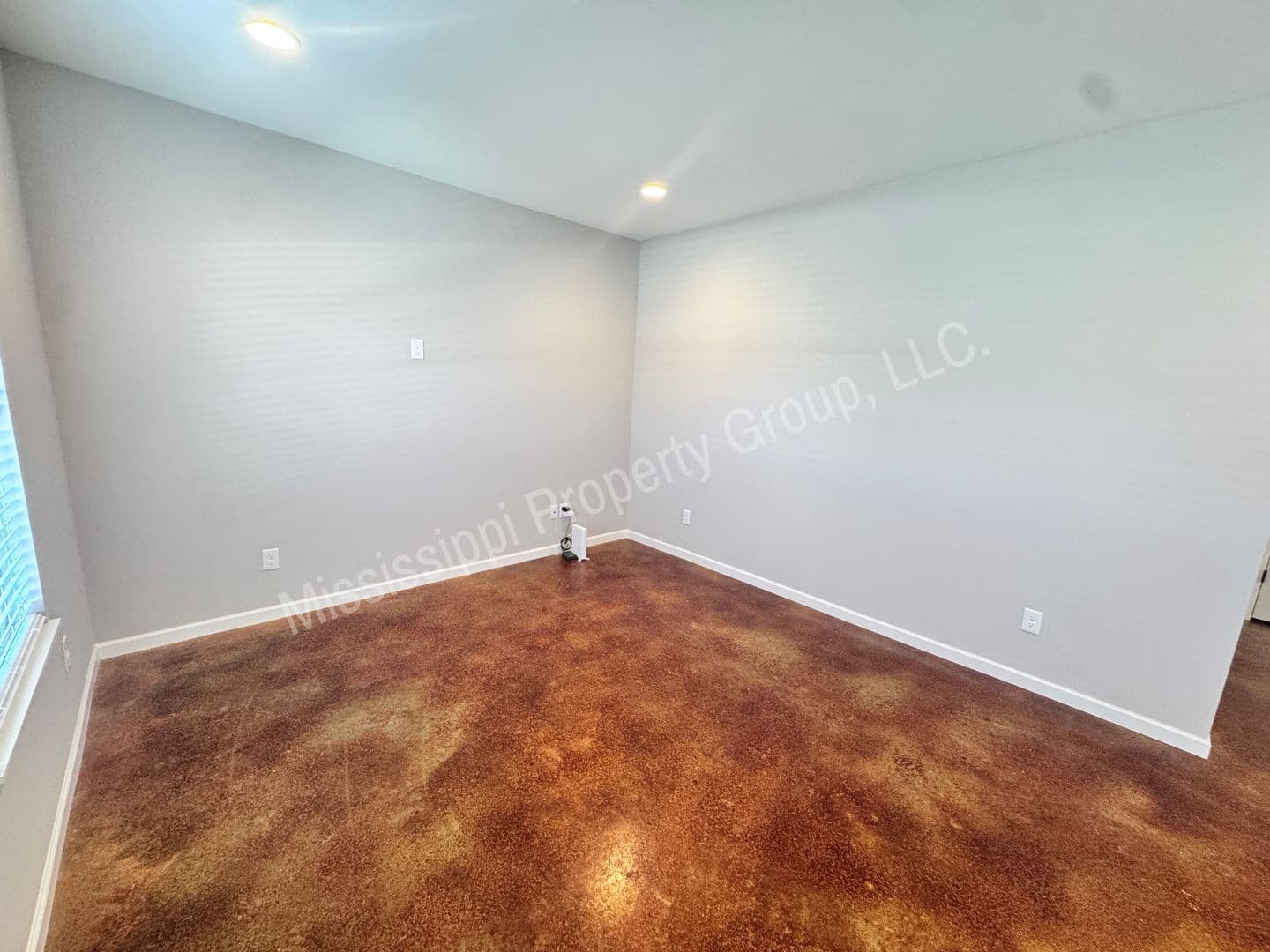 Oxford Townhome: 4851 S. Lamar Blvd