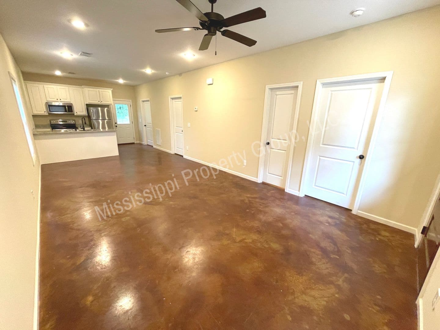 Oxford Townhome: 4851 S. Lamar Blvd