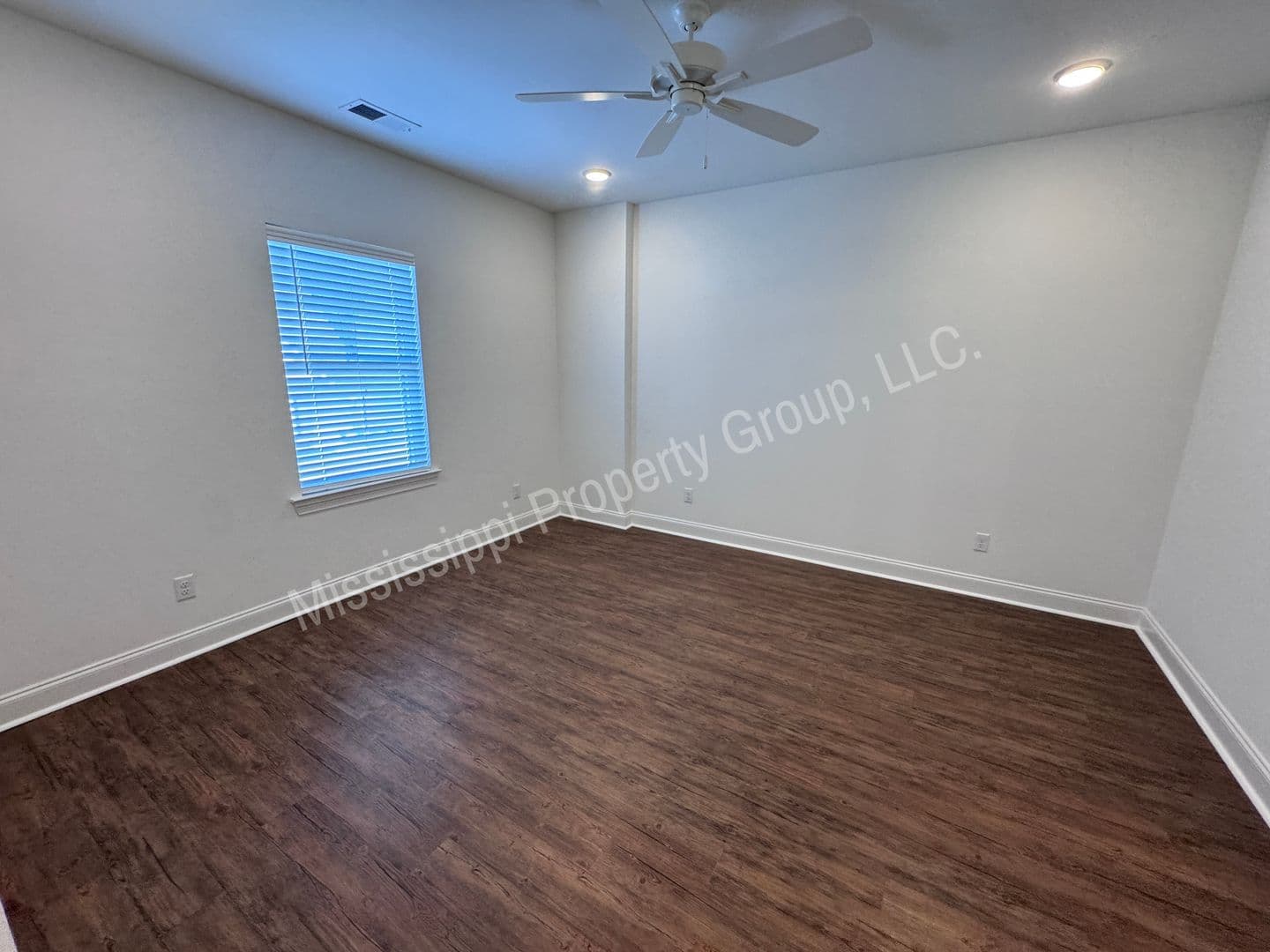 Oxford House: 312 Magnolia Court