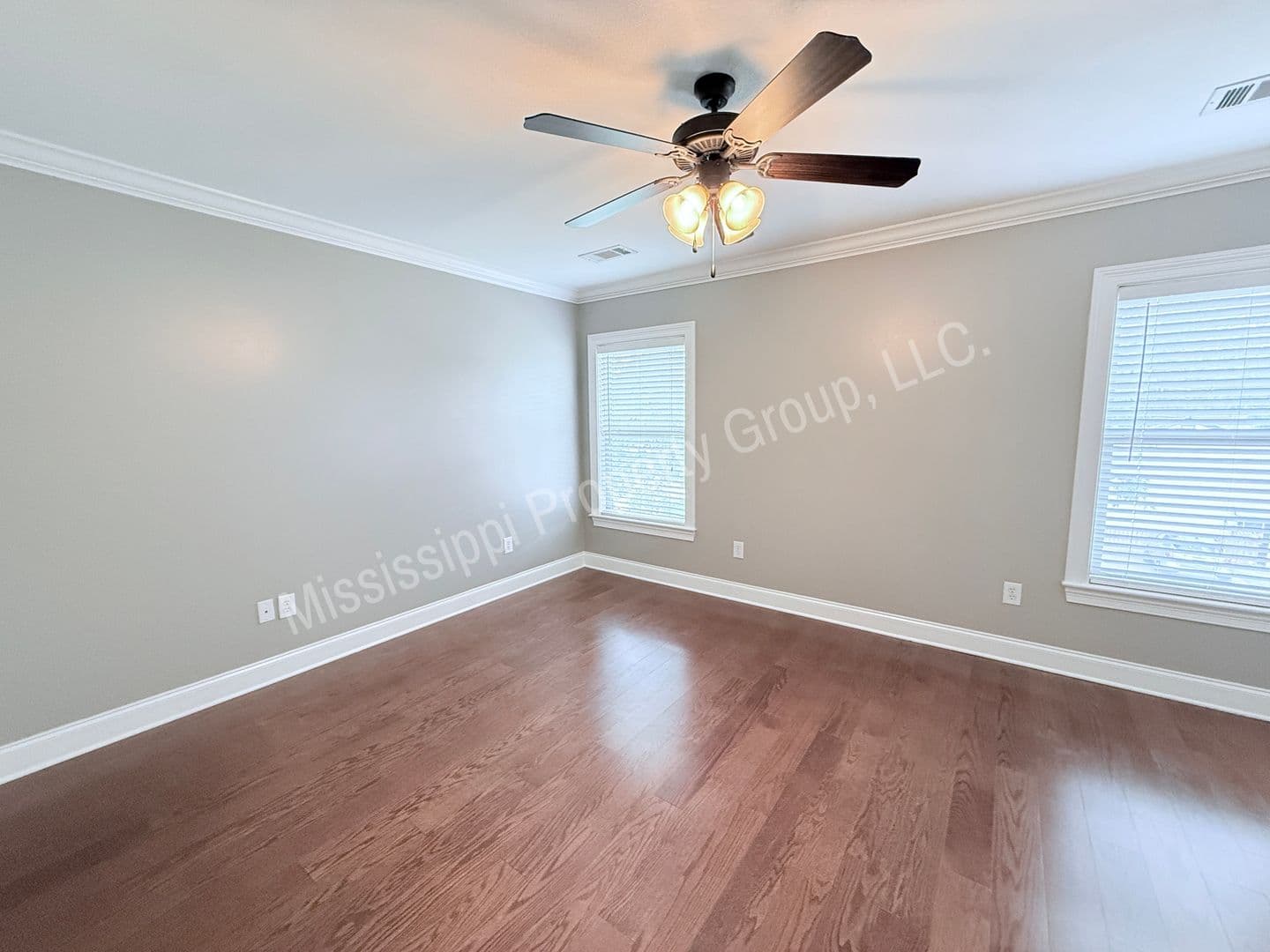 Oxford House: 157 Falls Grove Drive