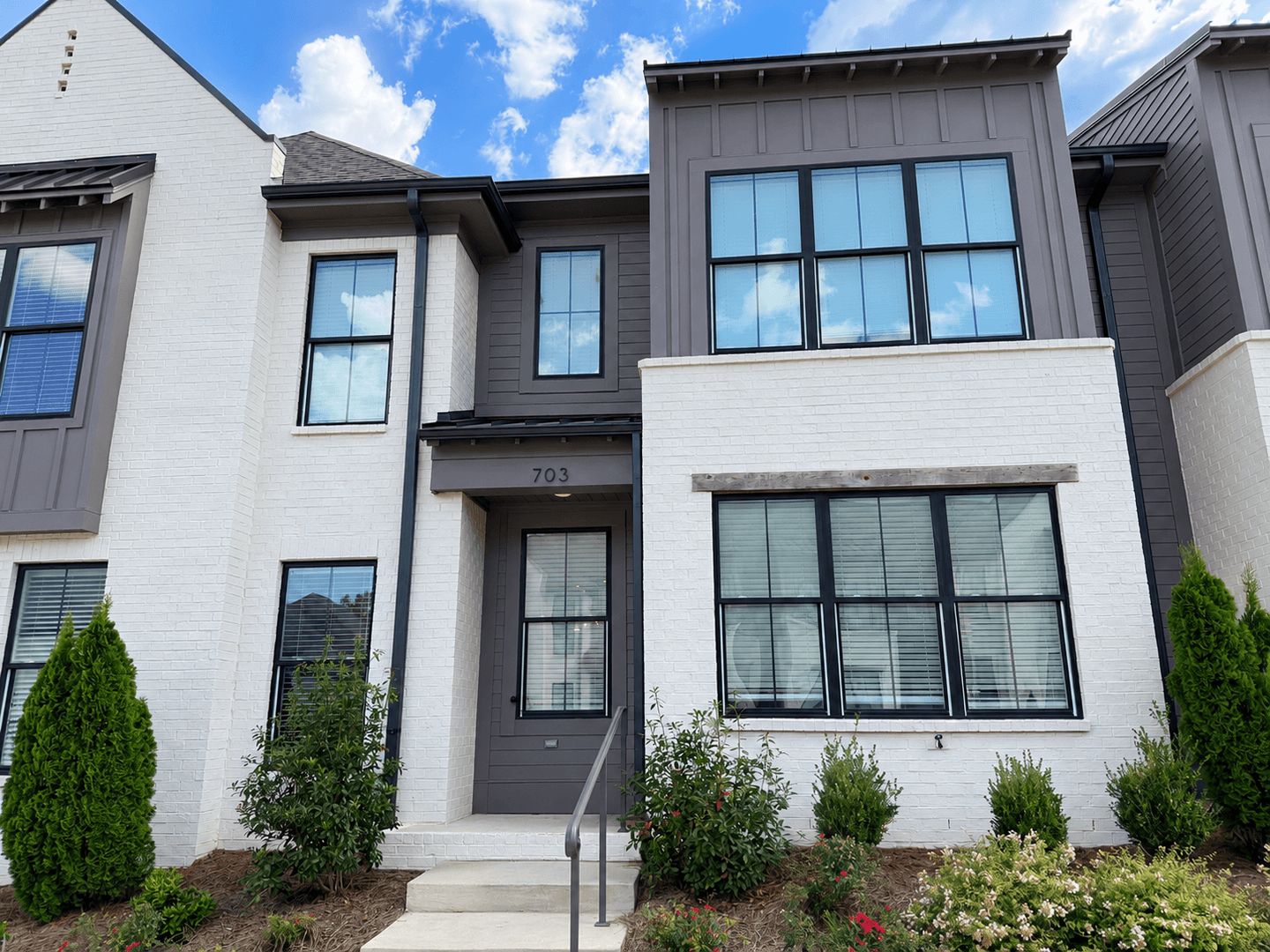 Oxford Townhome: 703 Miramar Lane