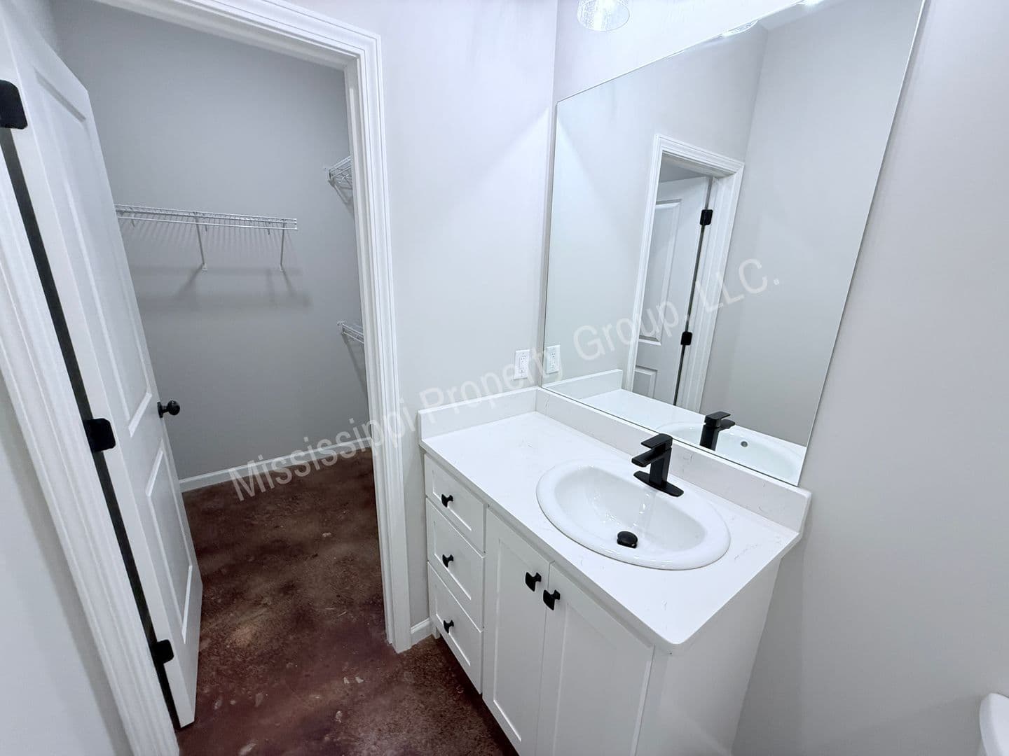 Oxford Townhome: 4851 S. Lamar Blvd