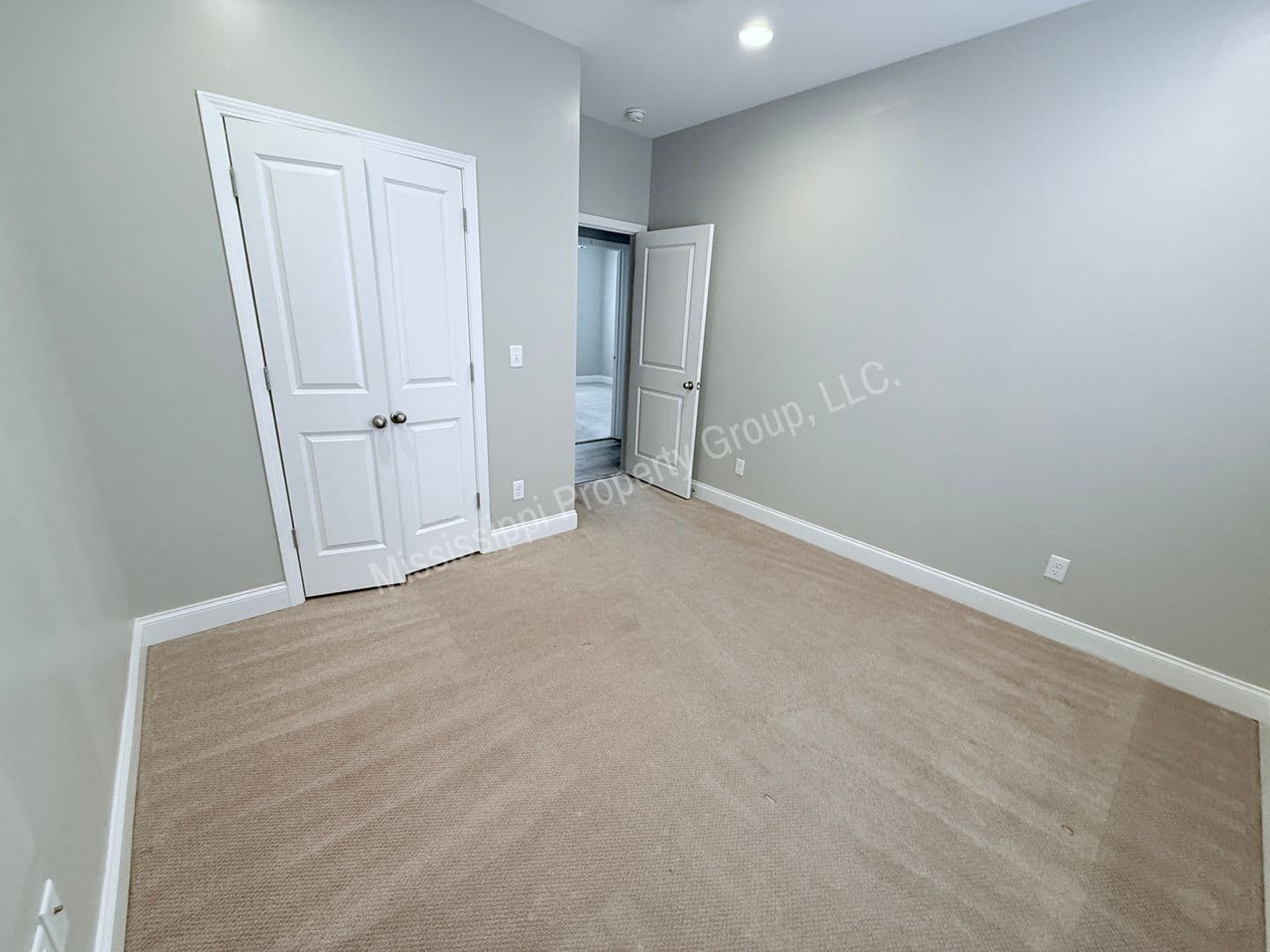 Oxford House: 19 Aspen Loop