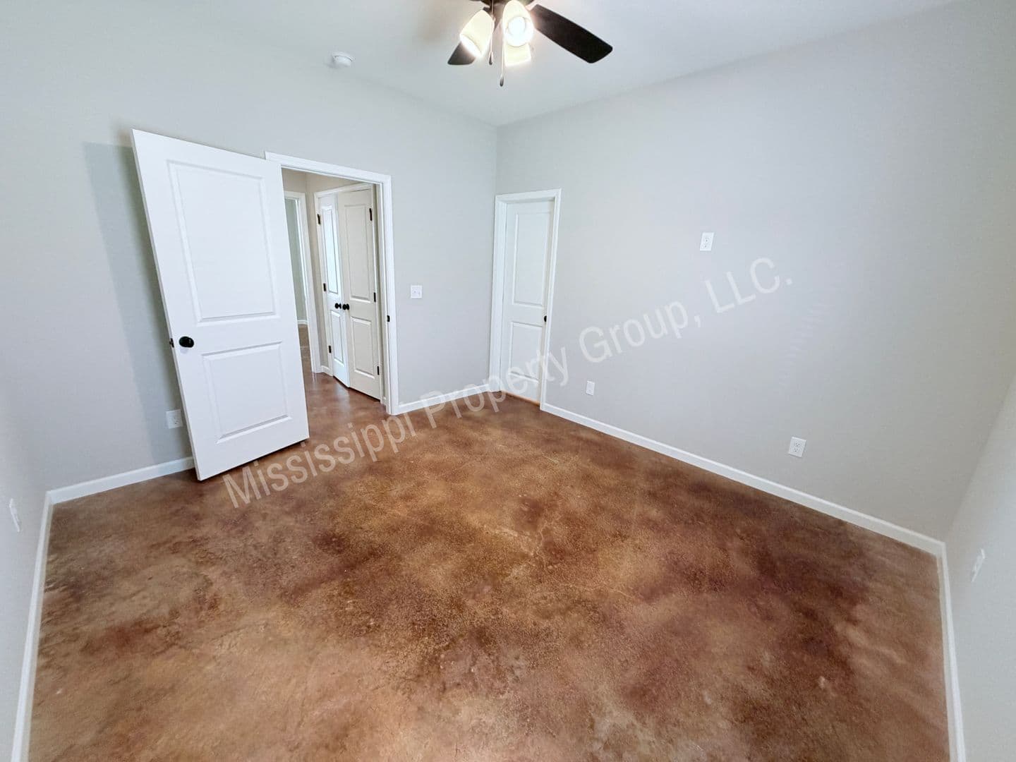 Oxford Townhome: 4851 S. Lamar Blvd