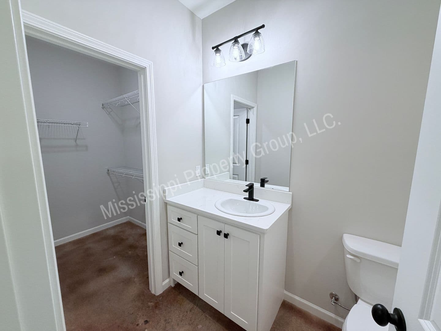 Oxford Townhome: 4851 S. Lamar Blvd