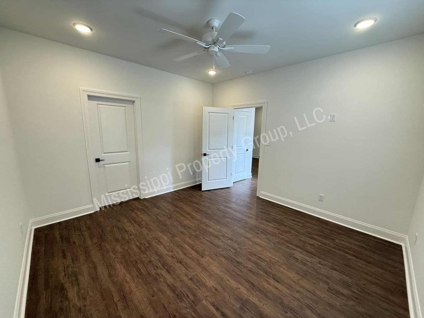 Oxford Townhome: 620 Cottage Grove Circle