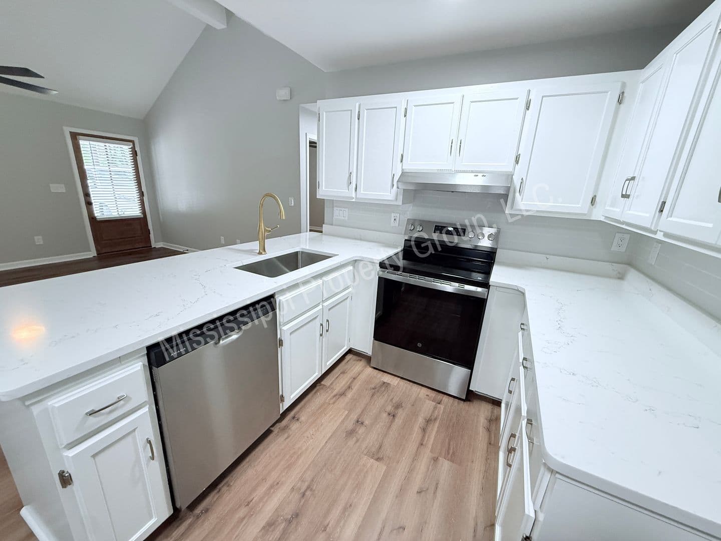 Oxford Townhome: 110 CR 102