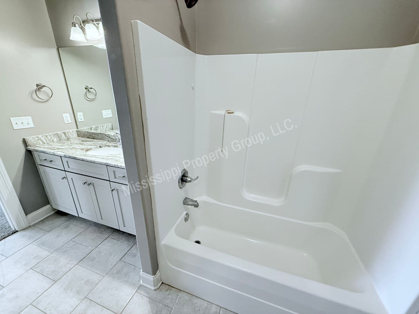 Oxford Townhome: 514 Fifer Circle